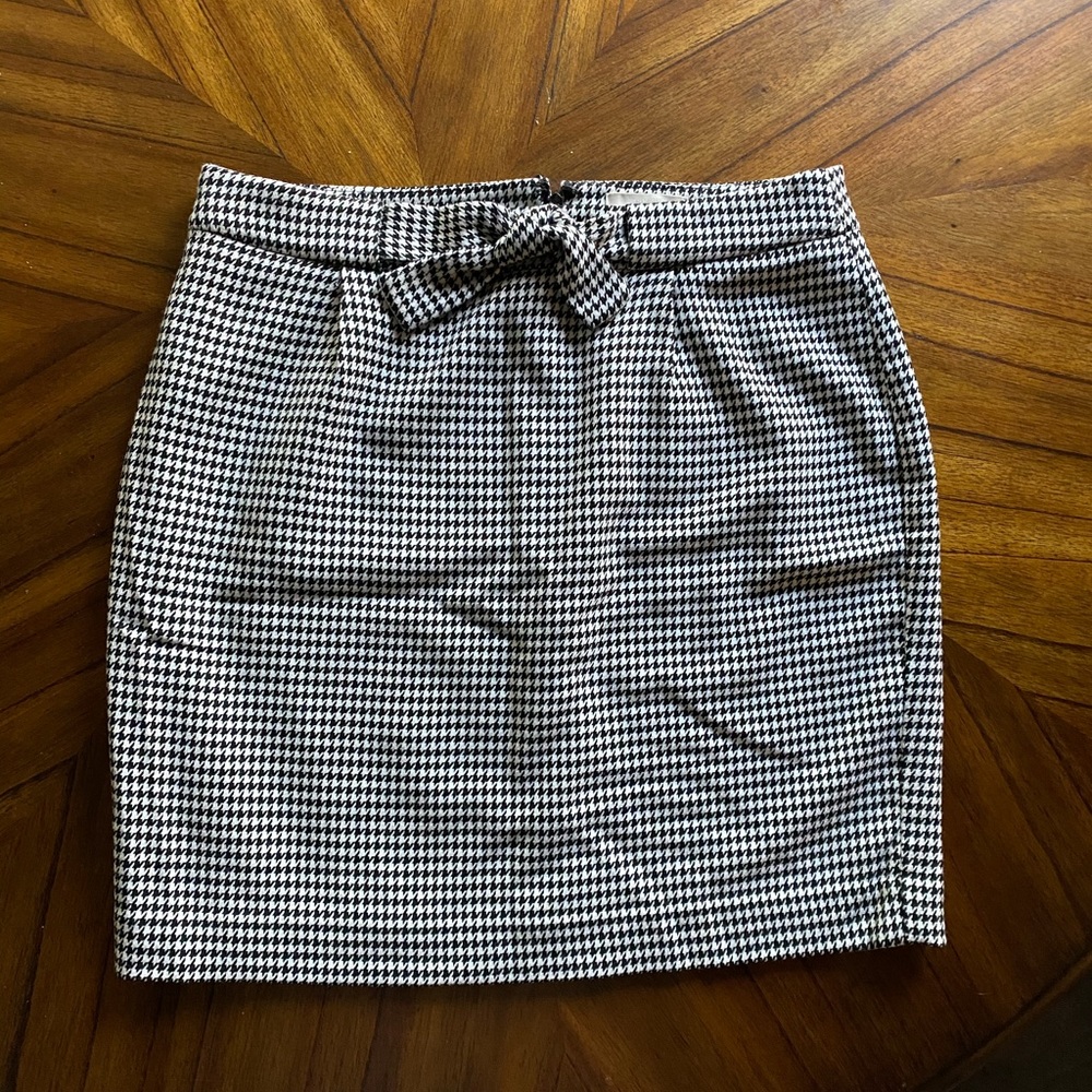 Black & white skirt